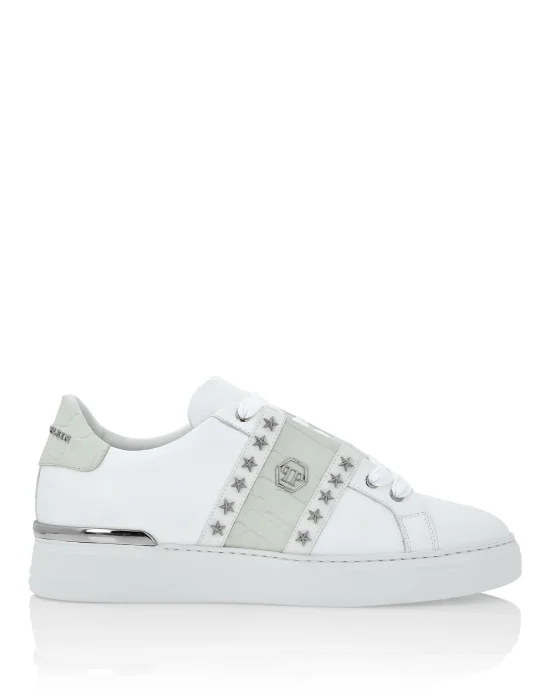 Lo-Top Sneakers