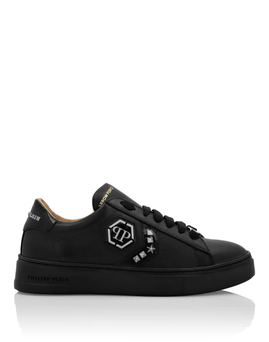 Lo-Top Leather Arrow Force Studs Sneakers