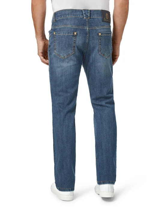 Regular fit Statement