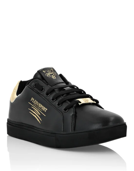 WOMAN SNEAKERS
