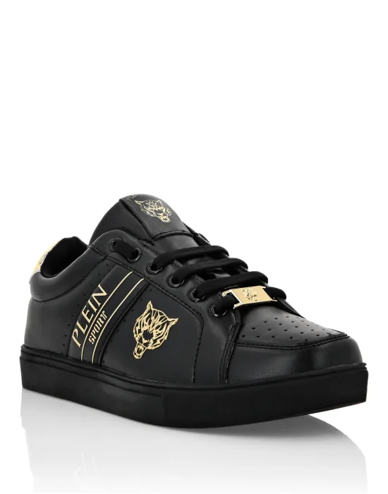 Lo-Top Sneakers