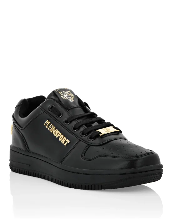 Lo-Top Sneakers