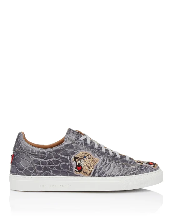 Lo-Top Sneakers "Hyena"