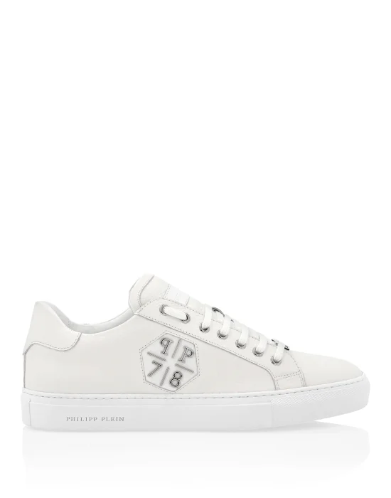 Lo-Top Sneakers