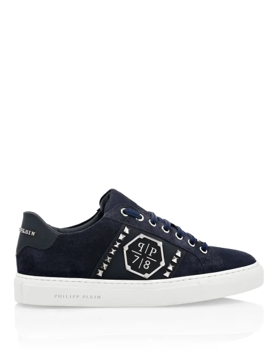Lo-Top Sneakers