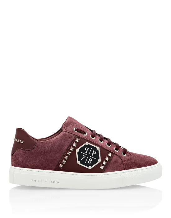 Lo-Top Sneakers