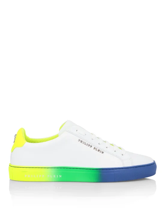 Lo-Top Sneakers Painted