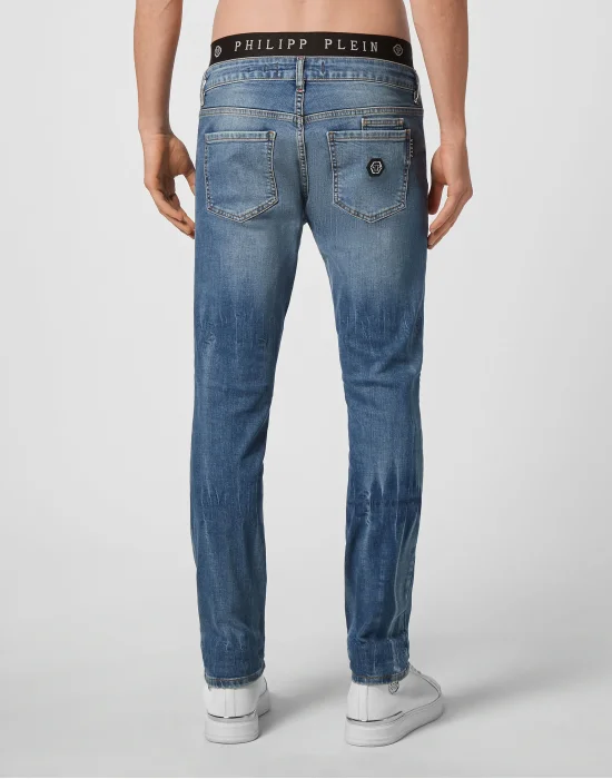 Slim Fit Istitutional