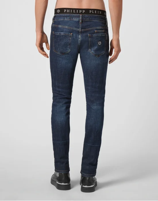 Slim Fit Istitutional