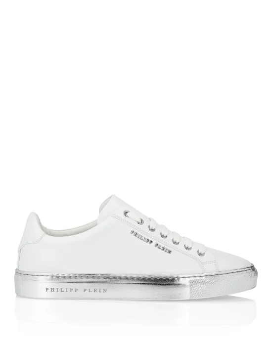 Lo-Top Sneakers Statement