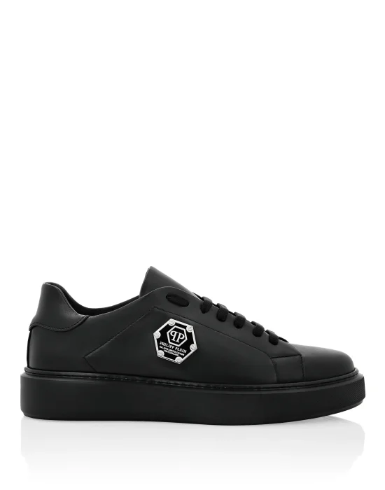 Lo-Top Sneakers