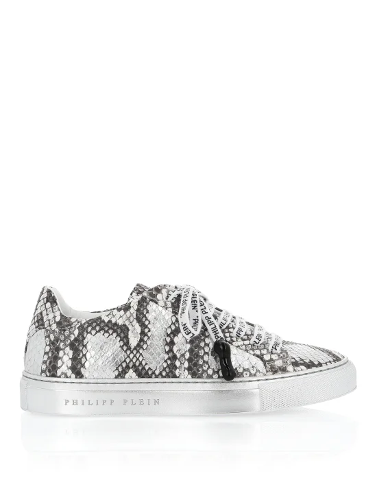 Lo-Top Sneakers Statement