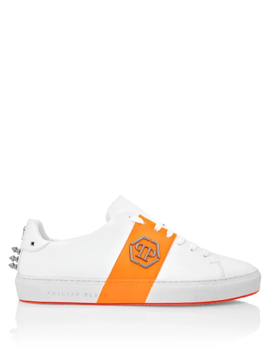 Lo-Top Sneakers Studs