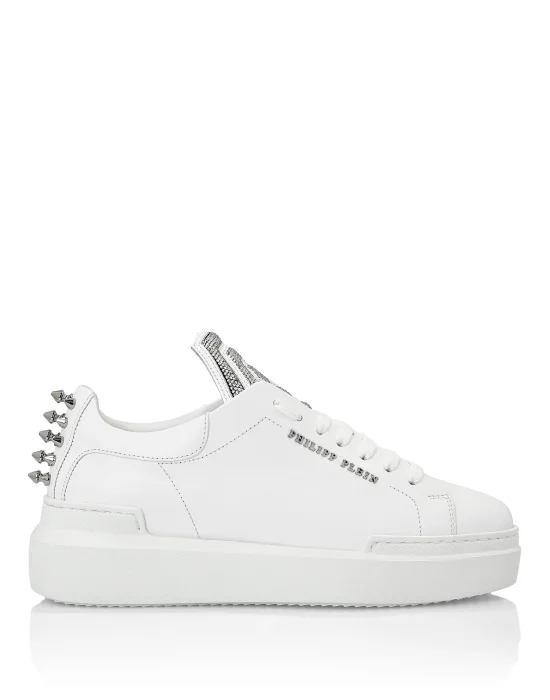 Lo-Top Sneakers Statement