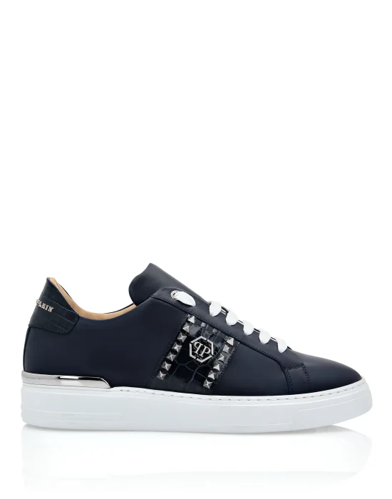 Leather Lo-Top Sneakers Signature